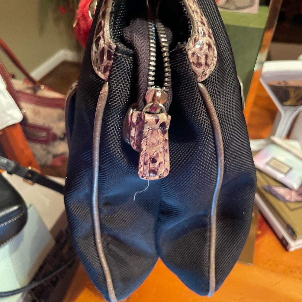 Brighton Stylish Black and Tan Women's Bag - Picture 7 of 11